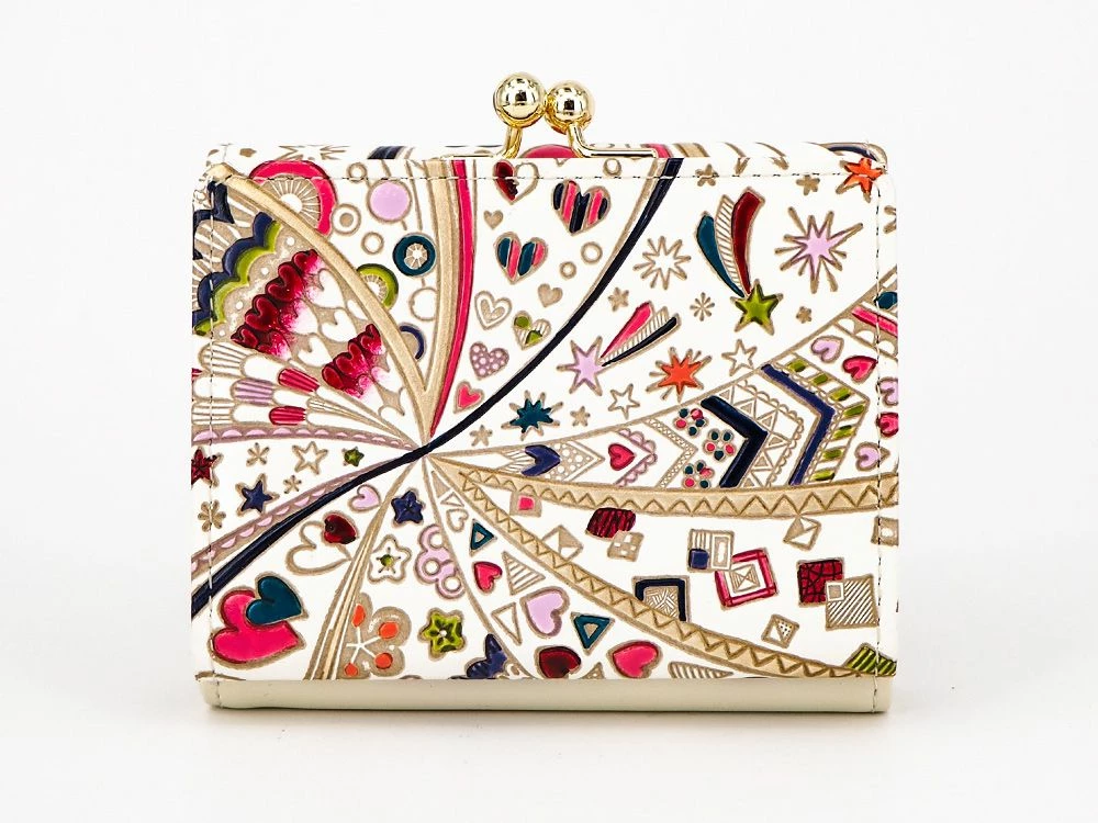 Made In Japan Wallets Glossy Hearts Small Trifold Frame Wallet