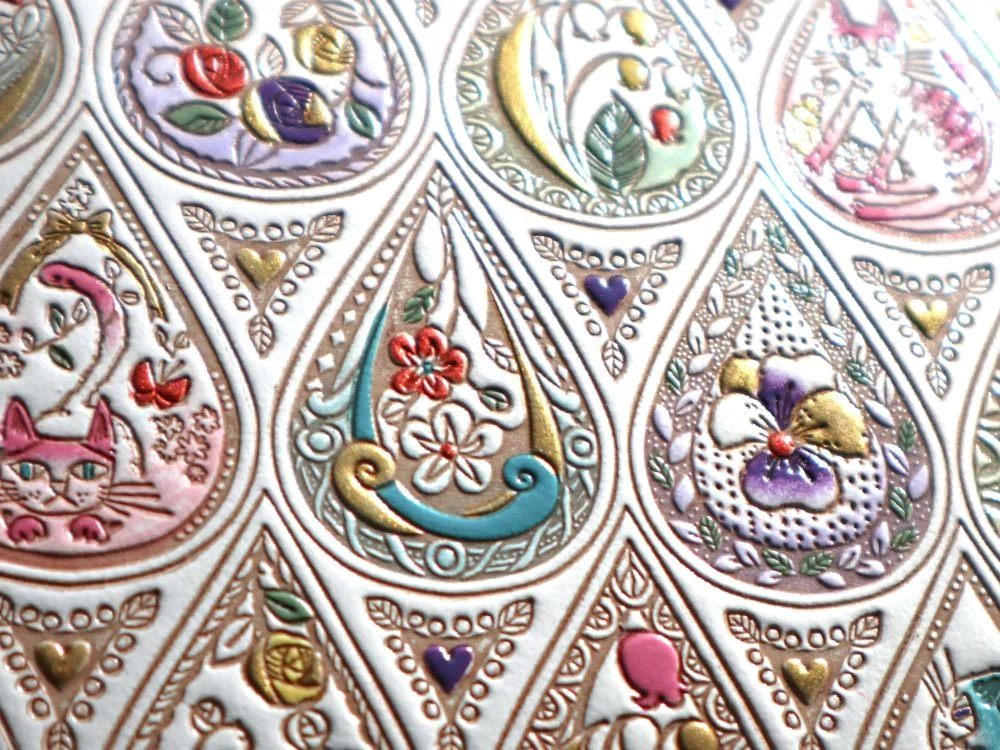 Made In Japan Wallets Red Cat And Flowers Zippered Bifold Wallet