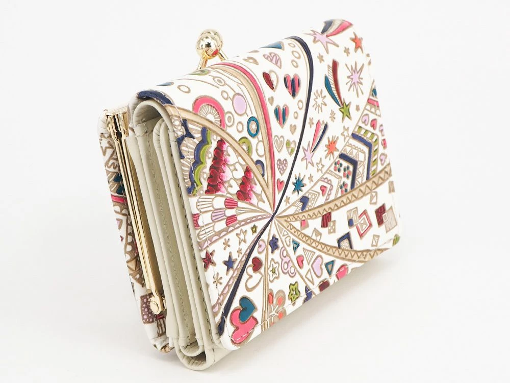 Made In Japan Wallets Glossy Hearts Small Trifold Frame Wallet