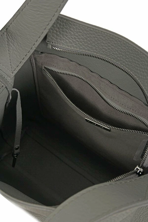 Plinio Visona Queen Tote Bag Bags