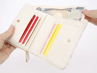 Made In Japan Wallets Red Cat And Flowers Zippered Bifold Wallet