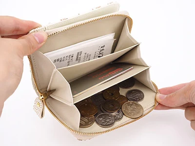 Made In Japan Wallets Red Cat And Flowers Zippered Bifold Wallet