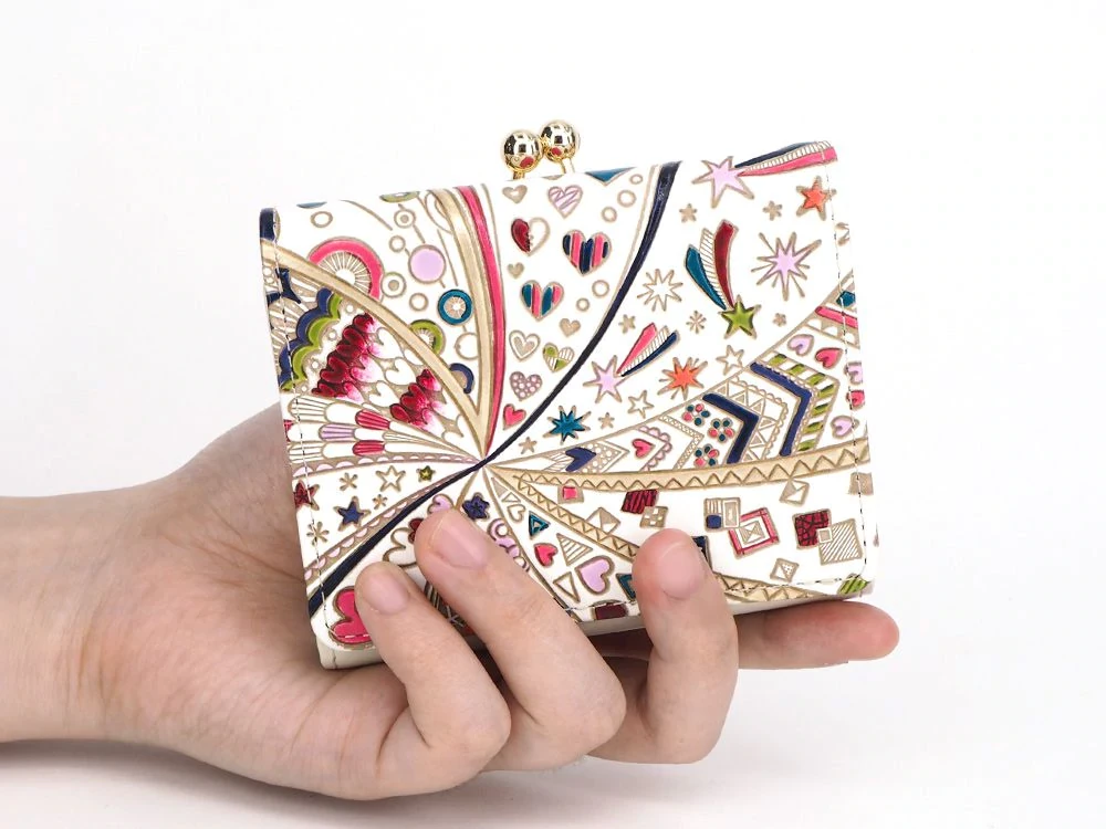 Made In Japan Wallets Glossy Hearts Small Trifold Frame Wallet